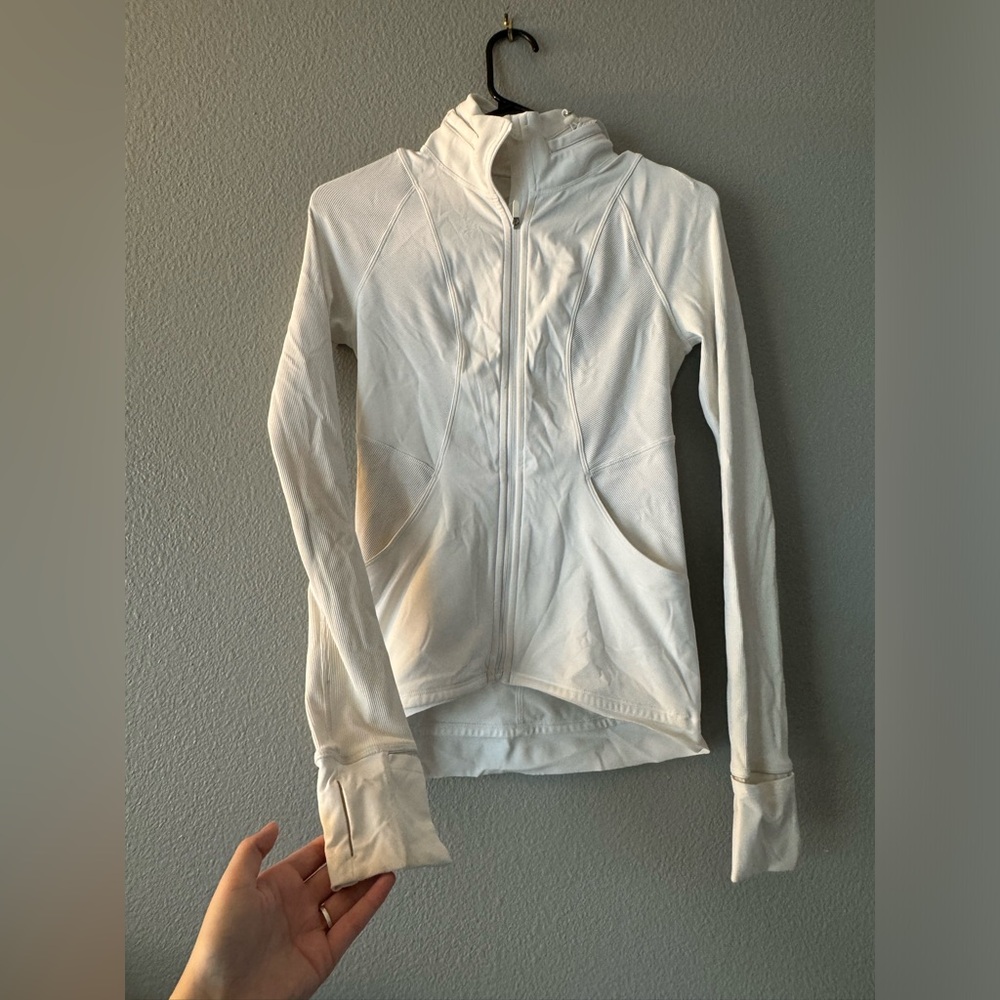 Lulu define jacket!